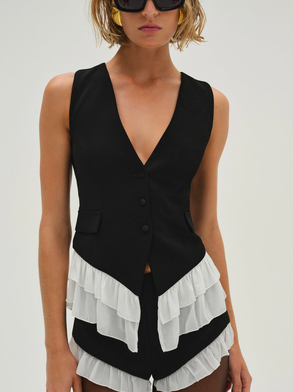 Noemie Vest — Black