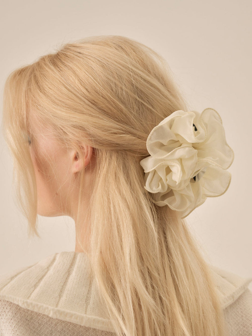 Rosette Hair Clip — Cream