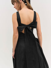 Evanie Structured Midi Dress — Black