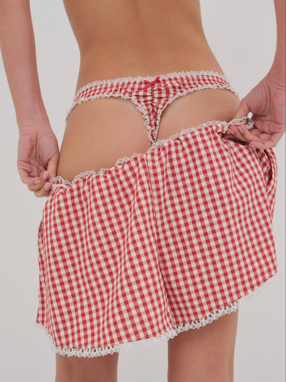 Scotch Bonnet Gingham Short — Red
