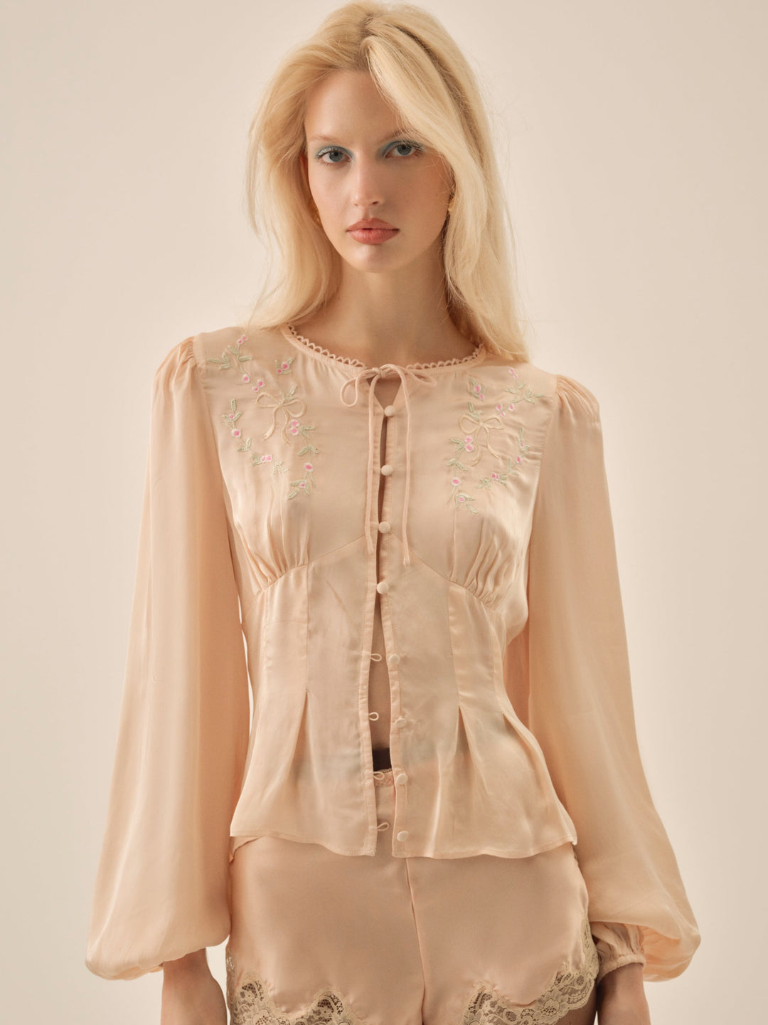 Betsy Bow Blouse — Pale Peach