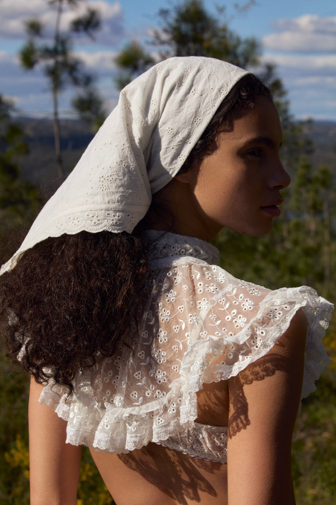 Layer Cake Chiffon Collar — White