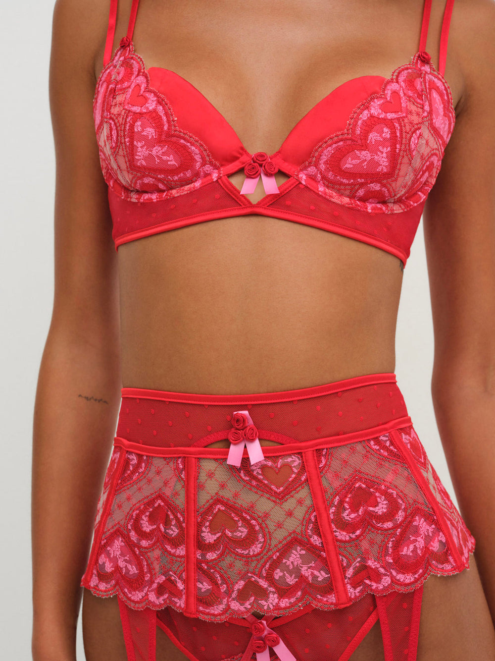 Heartbeat Garter Belt — Red