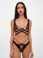 Swirly Floral Embroidered Bra — Noir