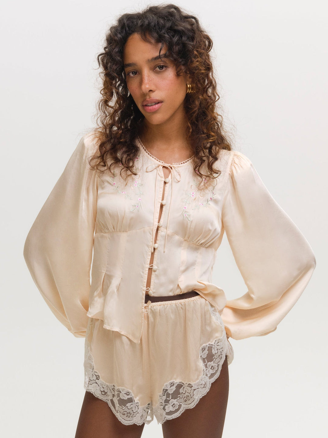 Roseanne Shorts — Pale Peach